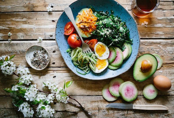Let's Have a healthy Life Through a Balanced Diet: Expert Tips and Guidance